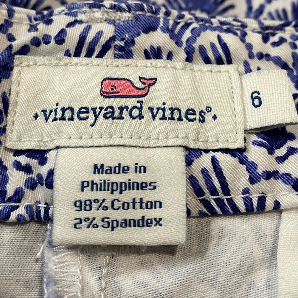 VINEYARD VINES || Blue and White Print Shorts size 6